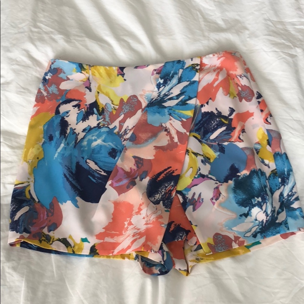Bebe printed skort
